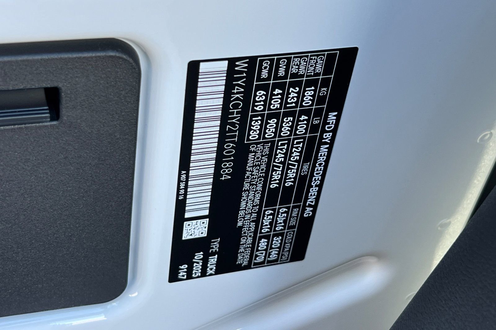 New 2026 Arctic White Mercedes-Benz Cargo 170 WB image 25