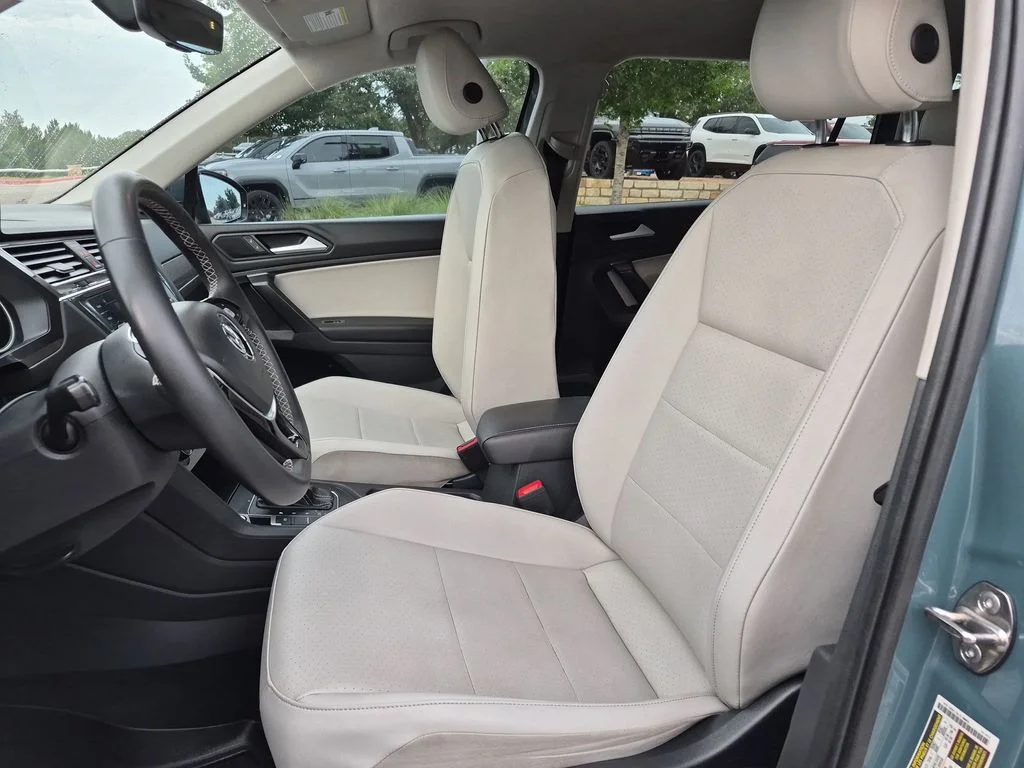 Used 2021  Volkswagen 2.0T SE image 19