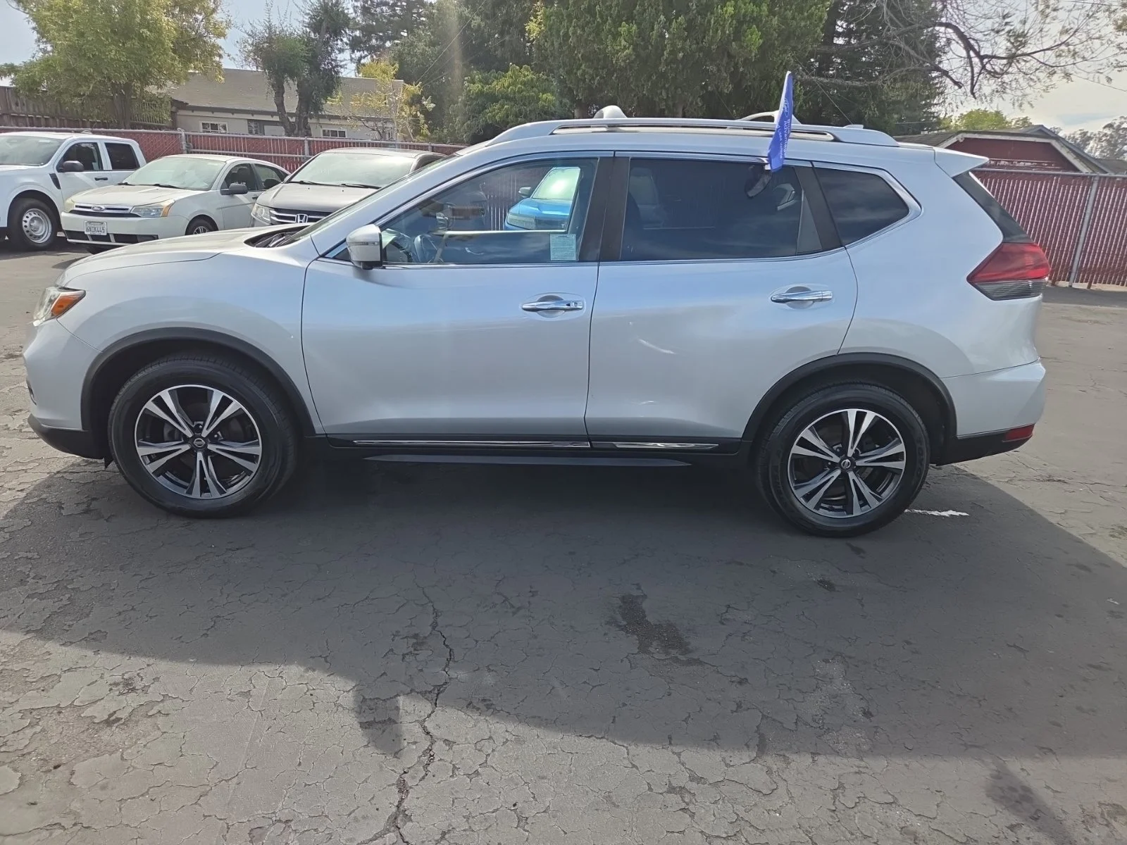 Certified Used 2018 Brilliant Silver Nissan SL image 9