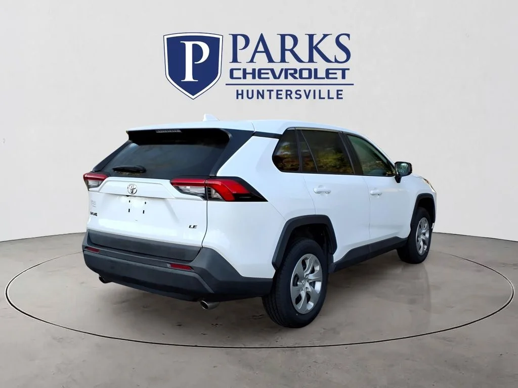 Used 2022 White Toyota LE image 31