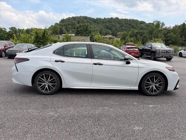 Used 2023 White Toyota SE image 14