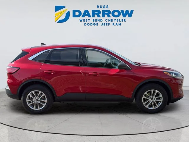 Used 2022 Red Ford SE image 6