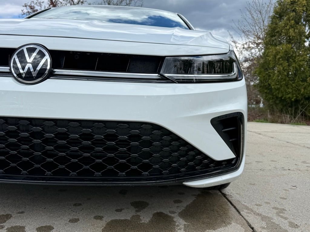 New 2026 White Volkswagen 1.5T Sport image 4