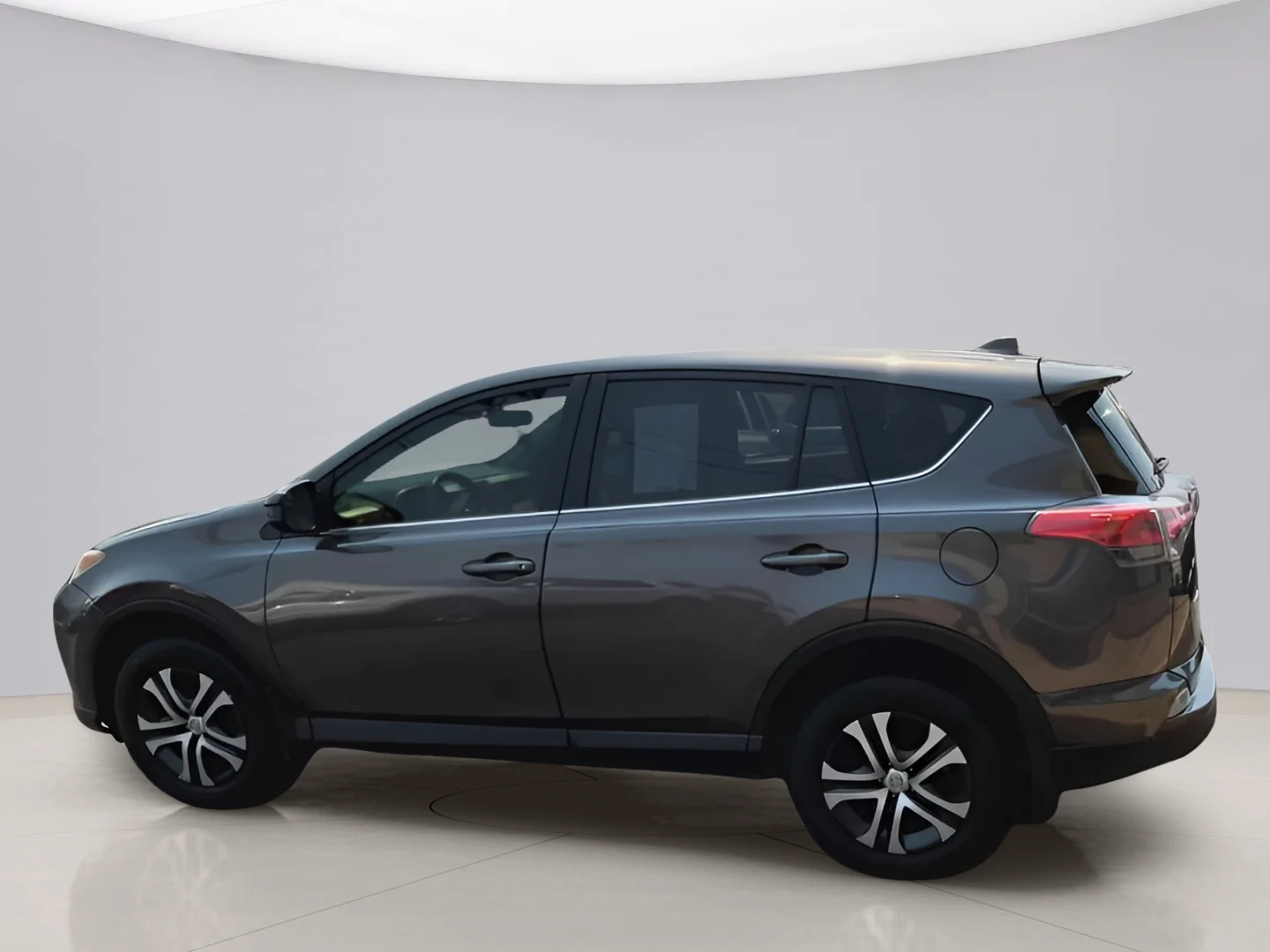 Used 2018 Gray Toyota LE image 6