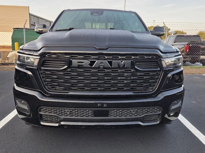 Used 2025 Diamond Black RAM BIG HORN/LONE STAR image 2