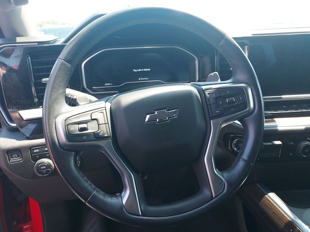 Used 2022 Red Chevrolet RST image 17