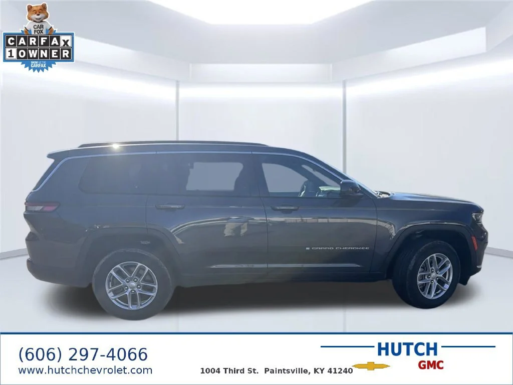 Used 2025 Gray Jeep Laredo image 7