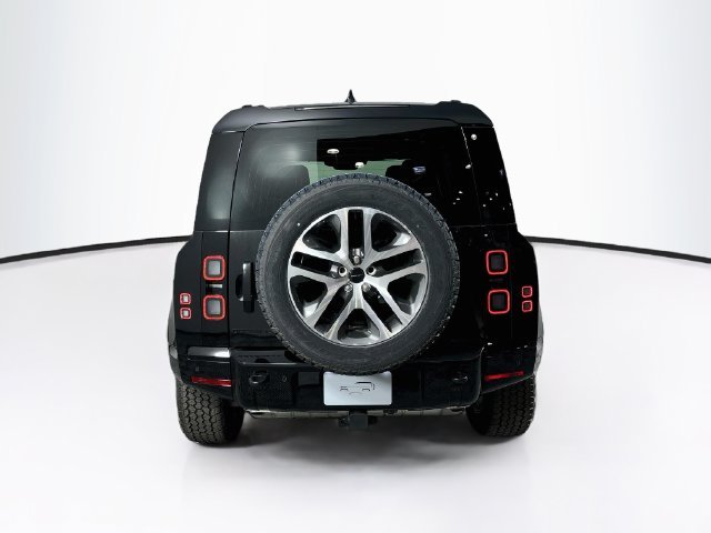 New 2026 Black Land Rover X-Dynamic SE image 6