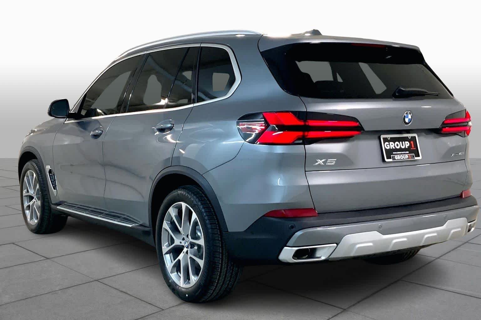 New 2026 Skyscraper Grey Metallic BMW xDrive40i image 12