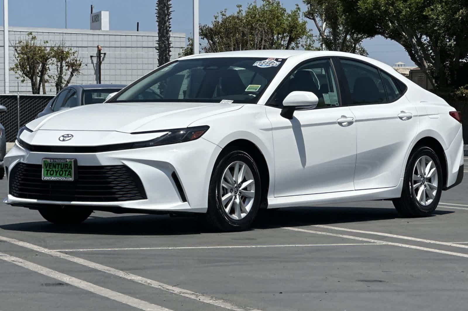 Used 2025 Ice Cap Toyota LE image 8
