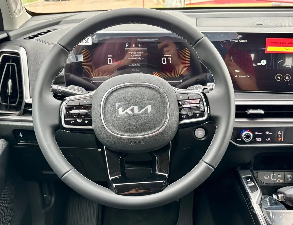 2025 Kia Sorento S - Photo 11