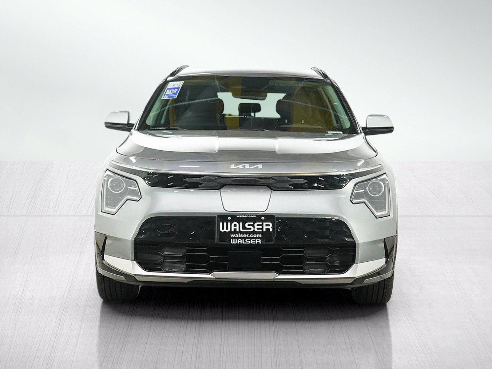 Used 2024 Steel Gray Kia Wind image 9