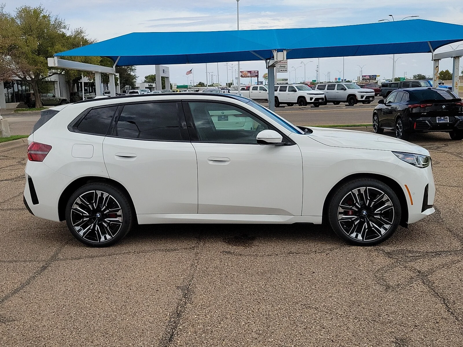 New 2026 Alpine White BMW 30 xDrive All-Wheel Drive Sports Activity Vehicle image 5