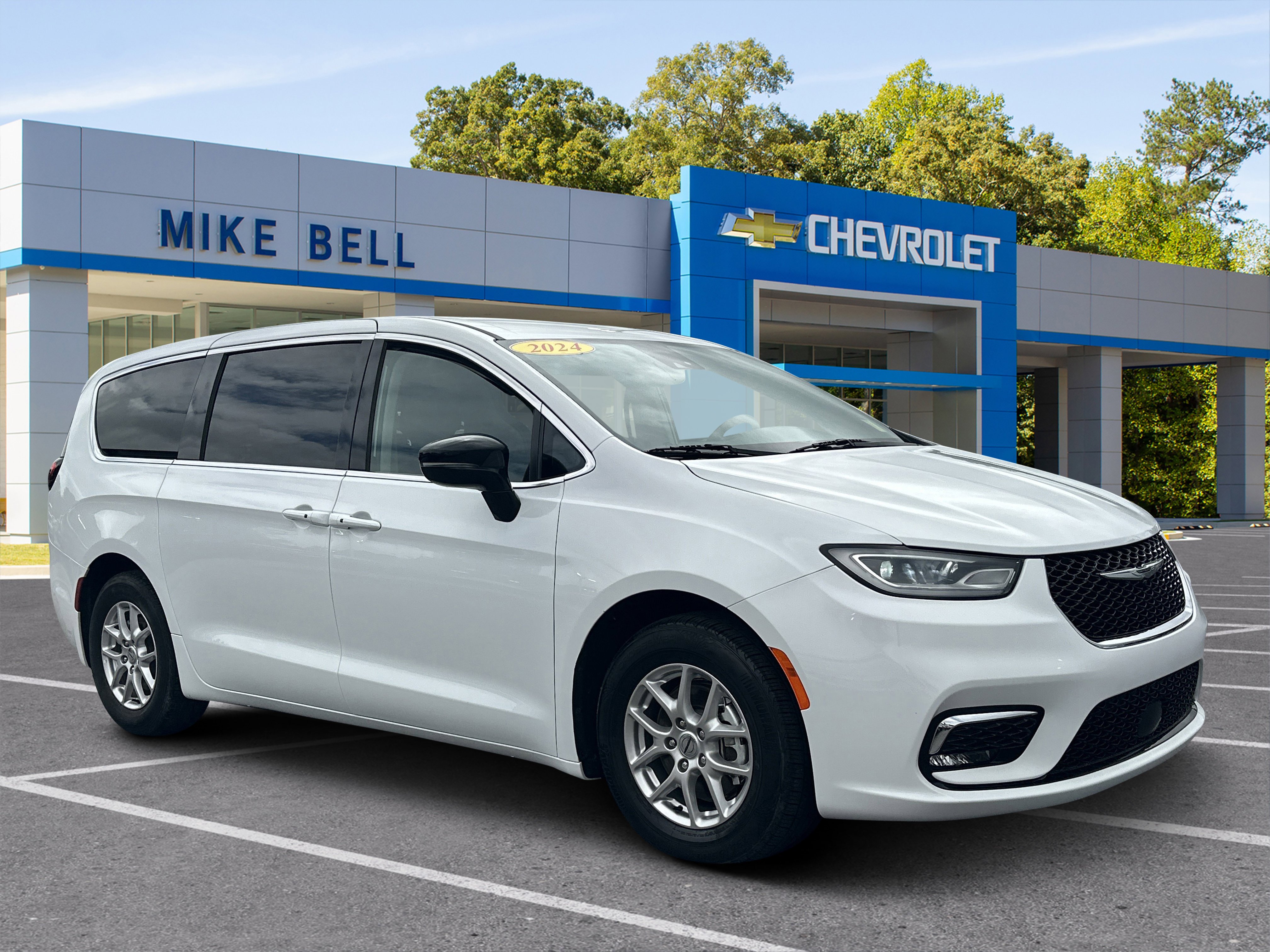 2024 Chrysler Pacifica Touring L's photo
