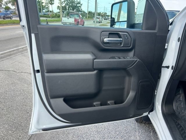 New 2026 Summit White Chevrolet Work Truck image 9