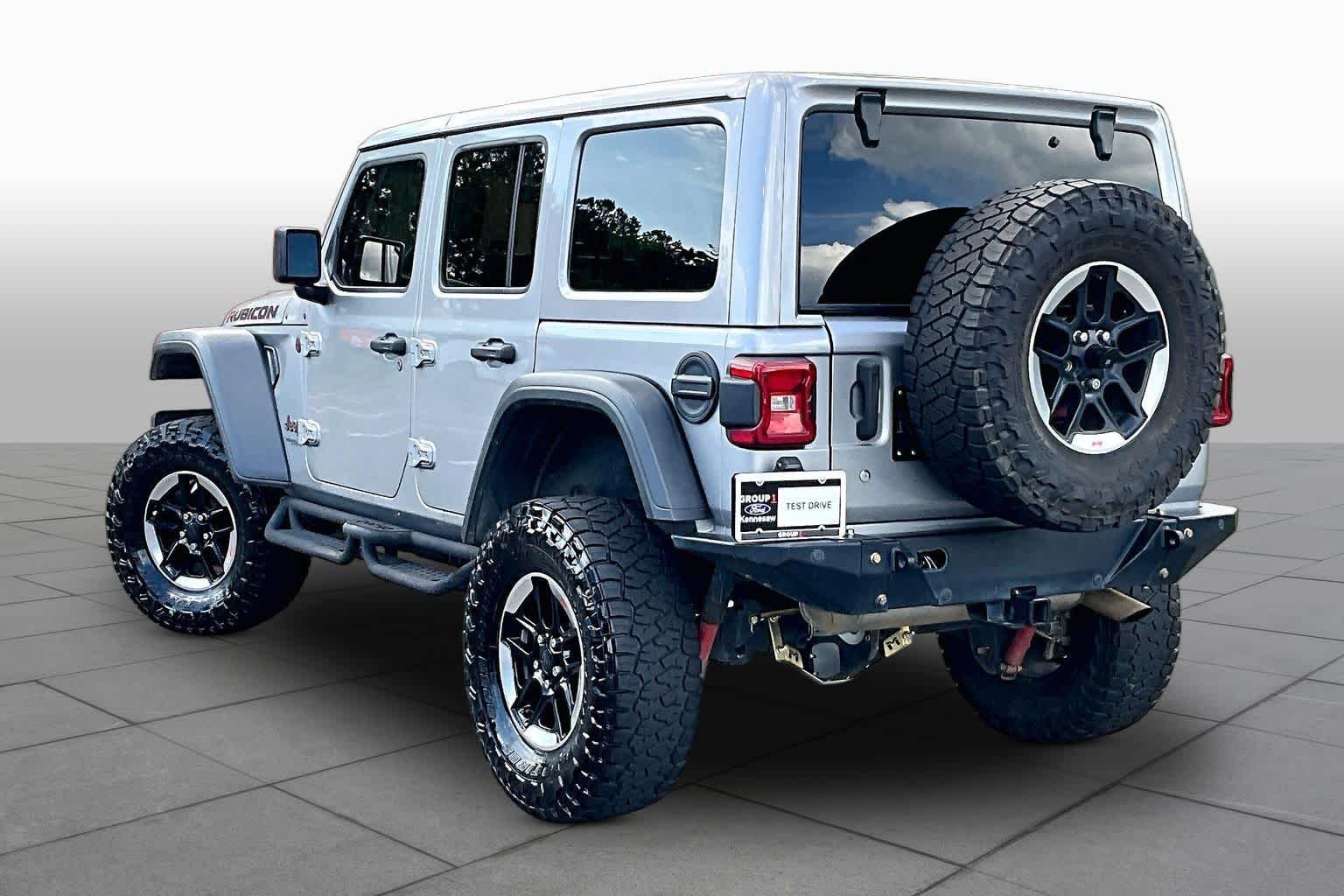 Used 2018 Billet Silver Metallic Clearcoat Jeep Rubicon image 12