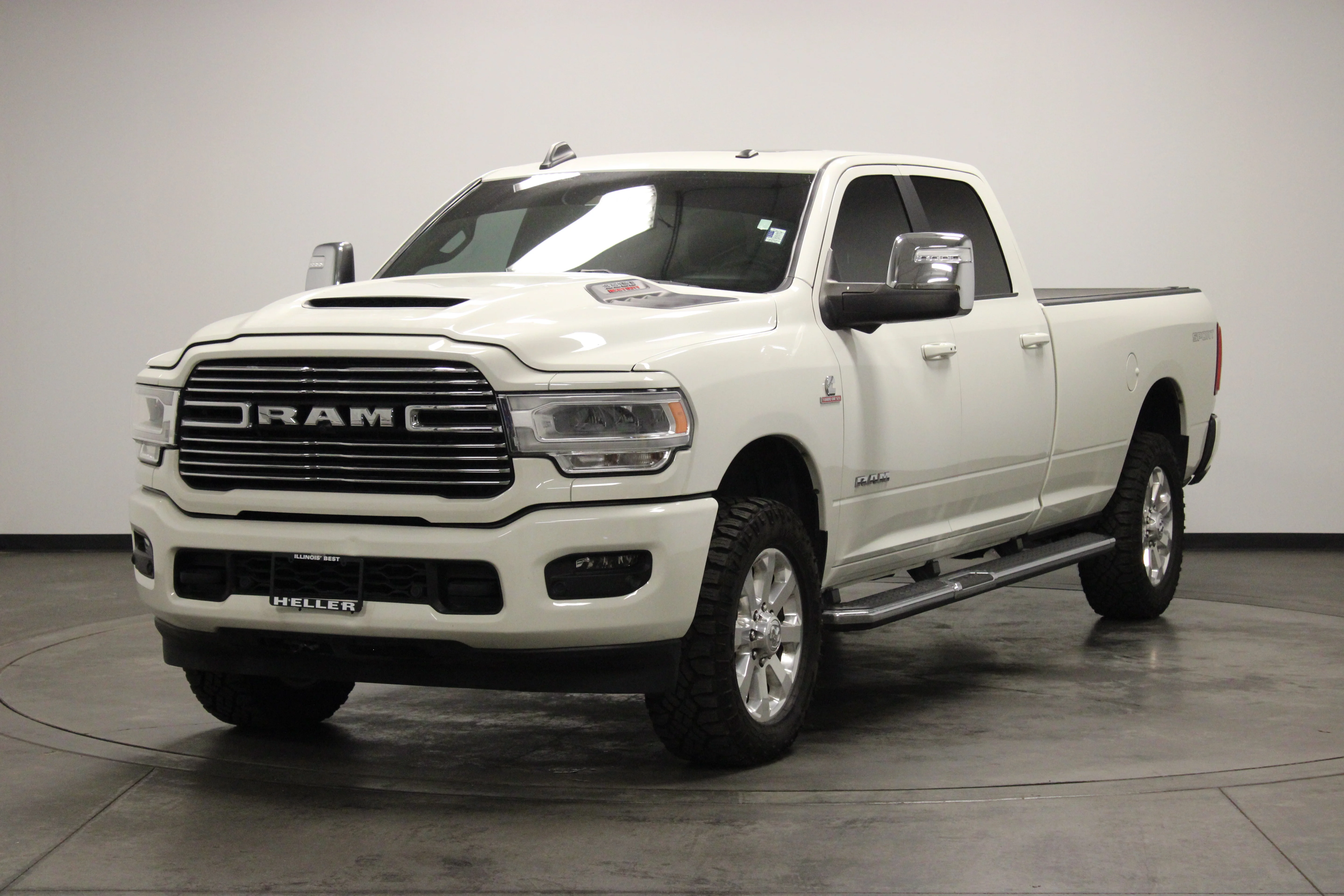 Used 2024 Pearl White Ram Laramie image 4