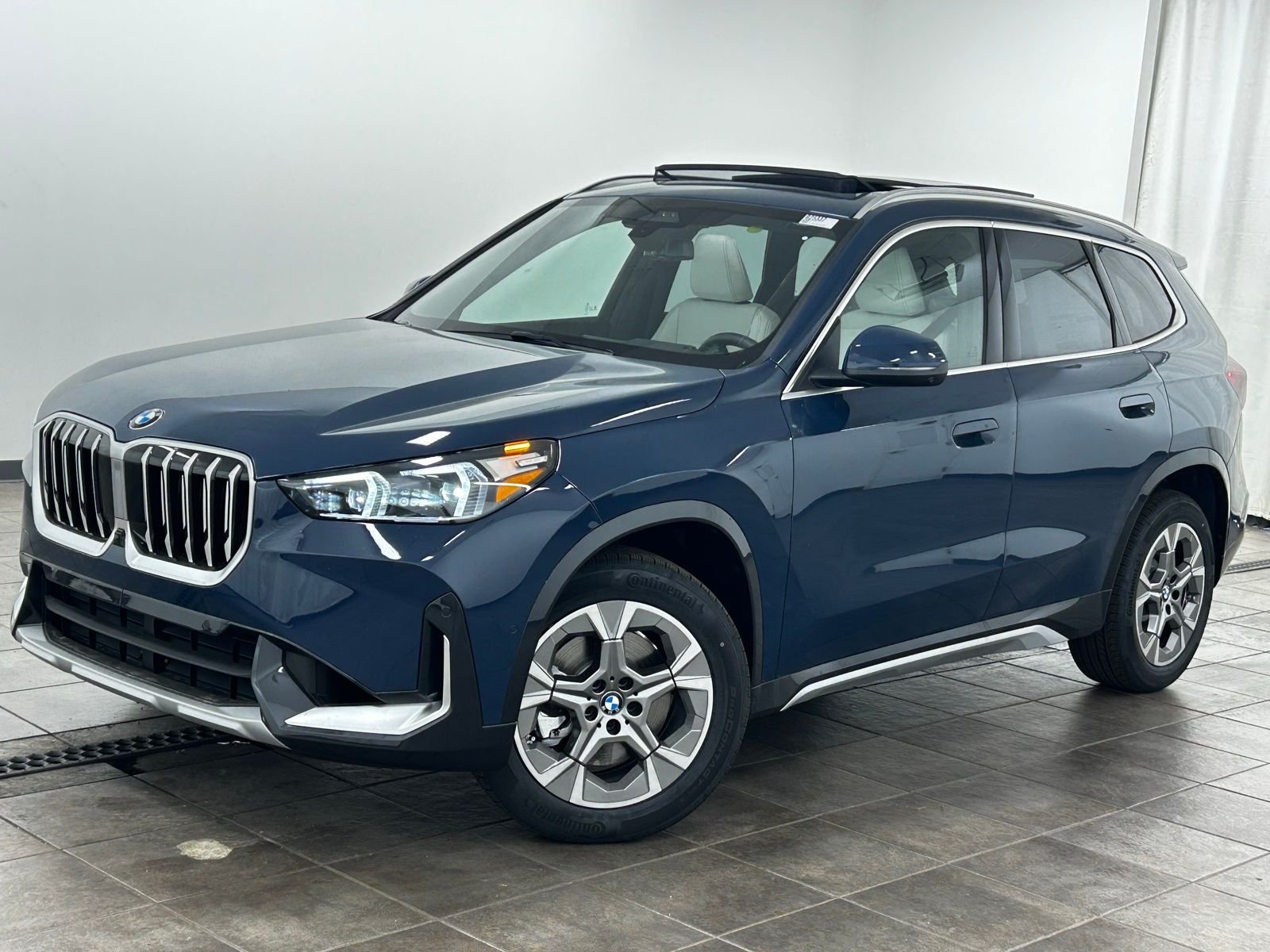 New 2026 Night Dusk Blue Metallic BMW xDrive28i image 1