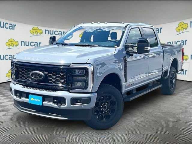 New 2026 Glacier Gray Metallic Tri-Coat Ford Lariat image 2