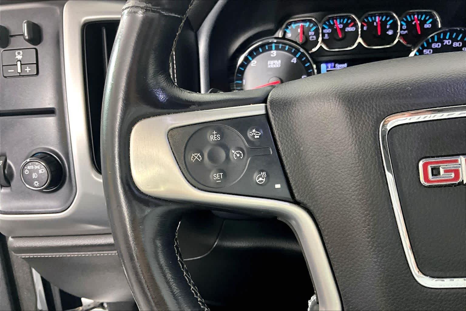 Used 2017 White Frost Tricoat GMC SLT image 23