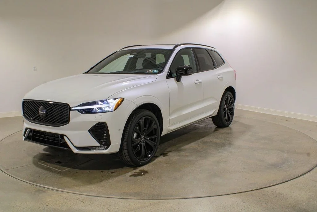 2026 Volvo XC60 B5 Ultra Black Edition Theme AWD's photo