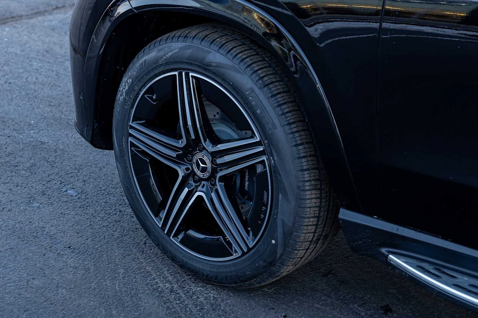 New 2026 Black Mercedes-Benz GLE 450 image 35
