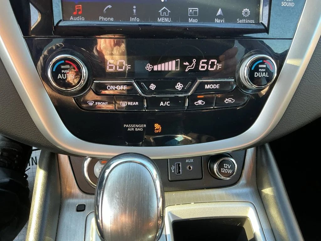 Used 2018 Blue Nissan SL image 23