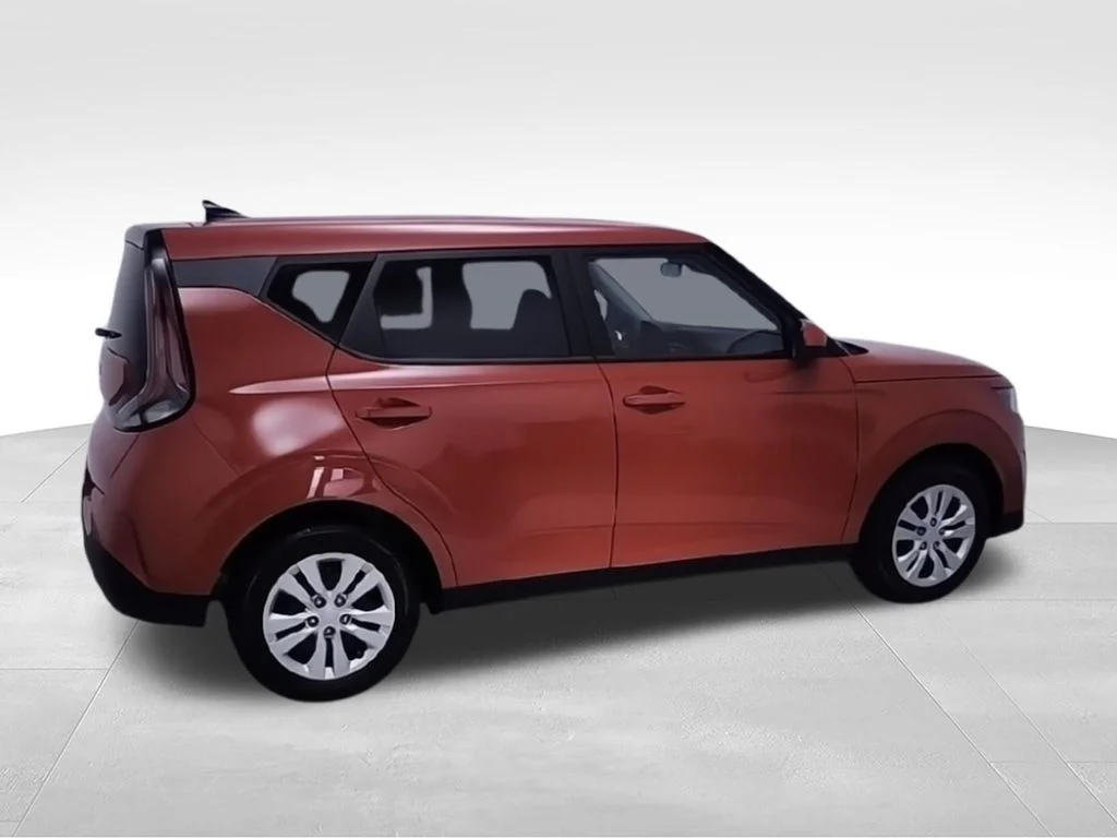 Used 2025 Red Kia LX image 11