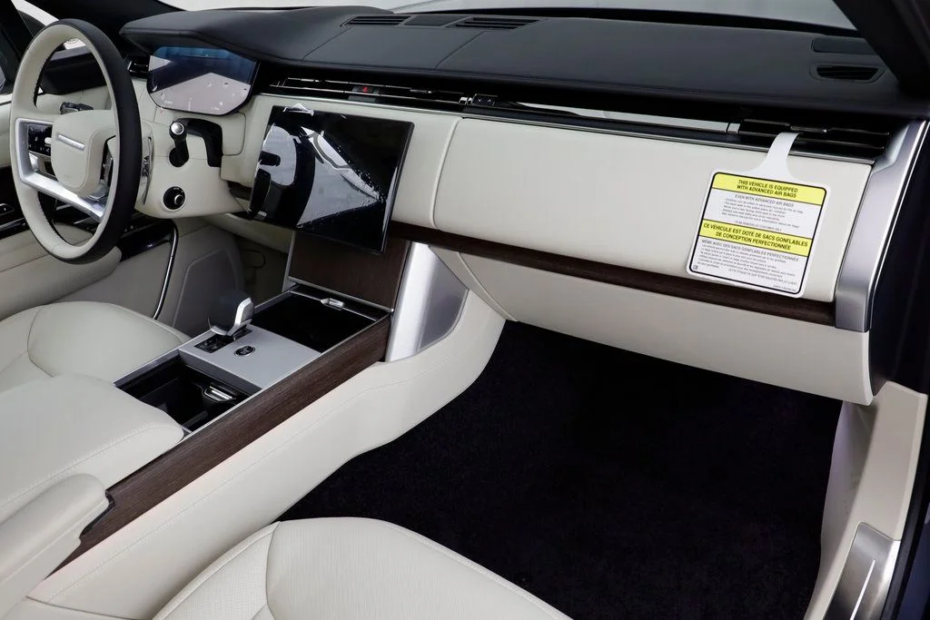 2025 Land Rover Range Rover SE - Photo 23