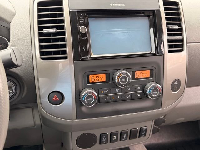 Used 2016 Red Nissan SL image 15