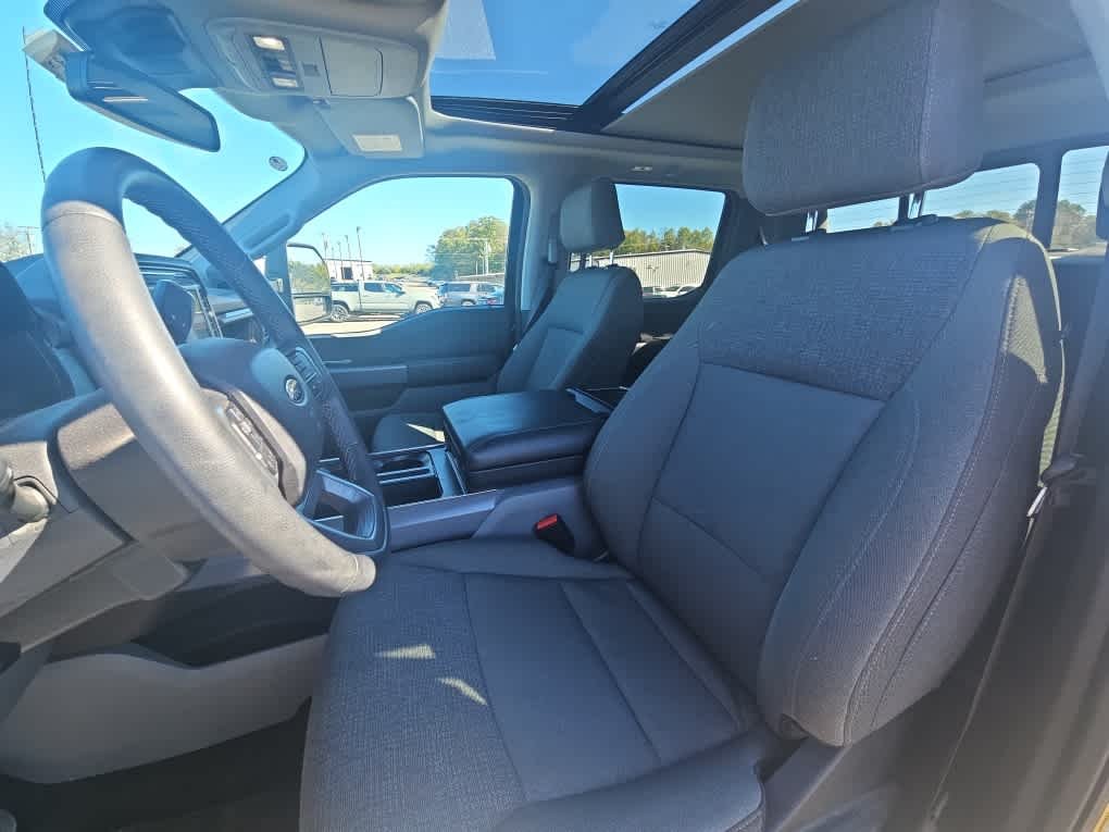 Used 2024 Agate Black Metallic Ford XLT image 4