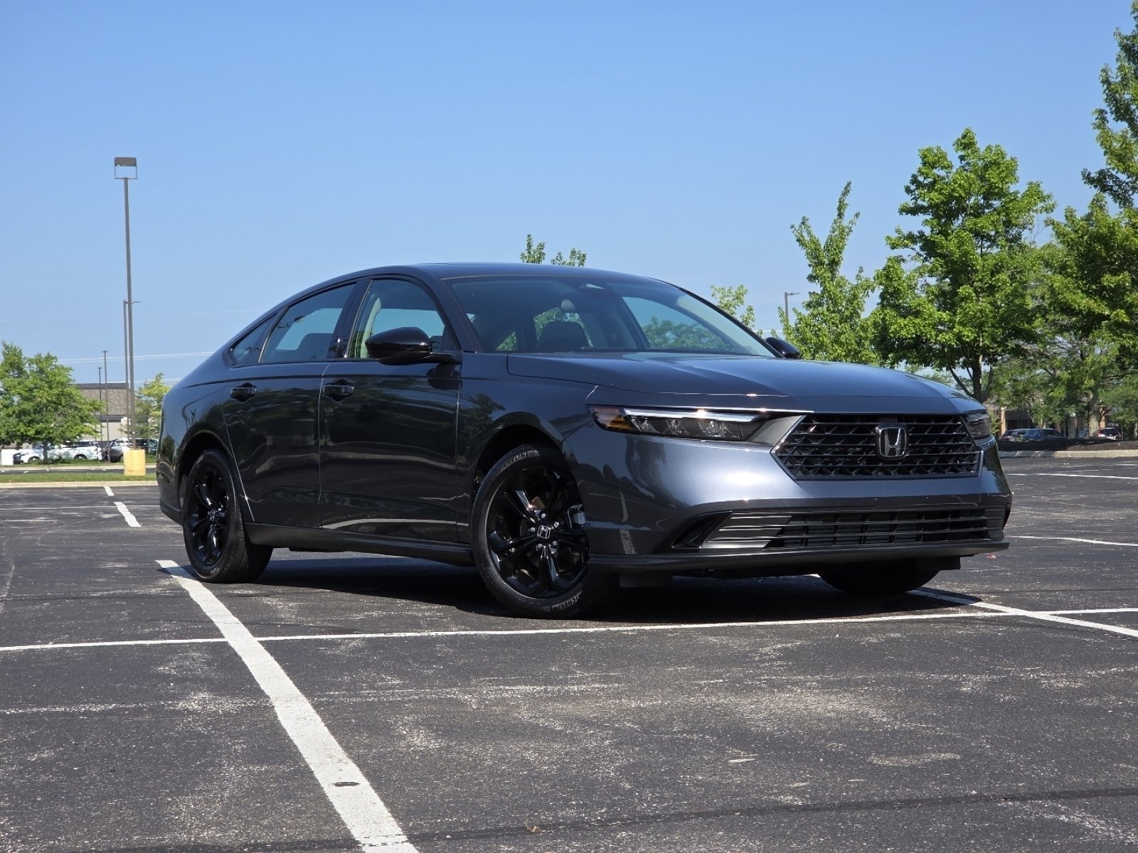 Certified Used 2025 Meteorite Gray Metallic Honda SE image 2