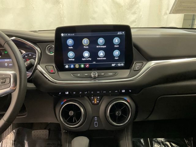 Used 2025 White Chevrolet LT image 17