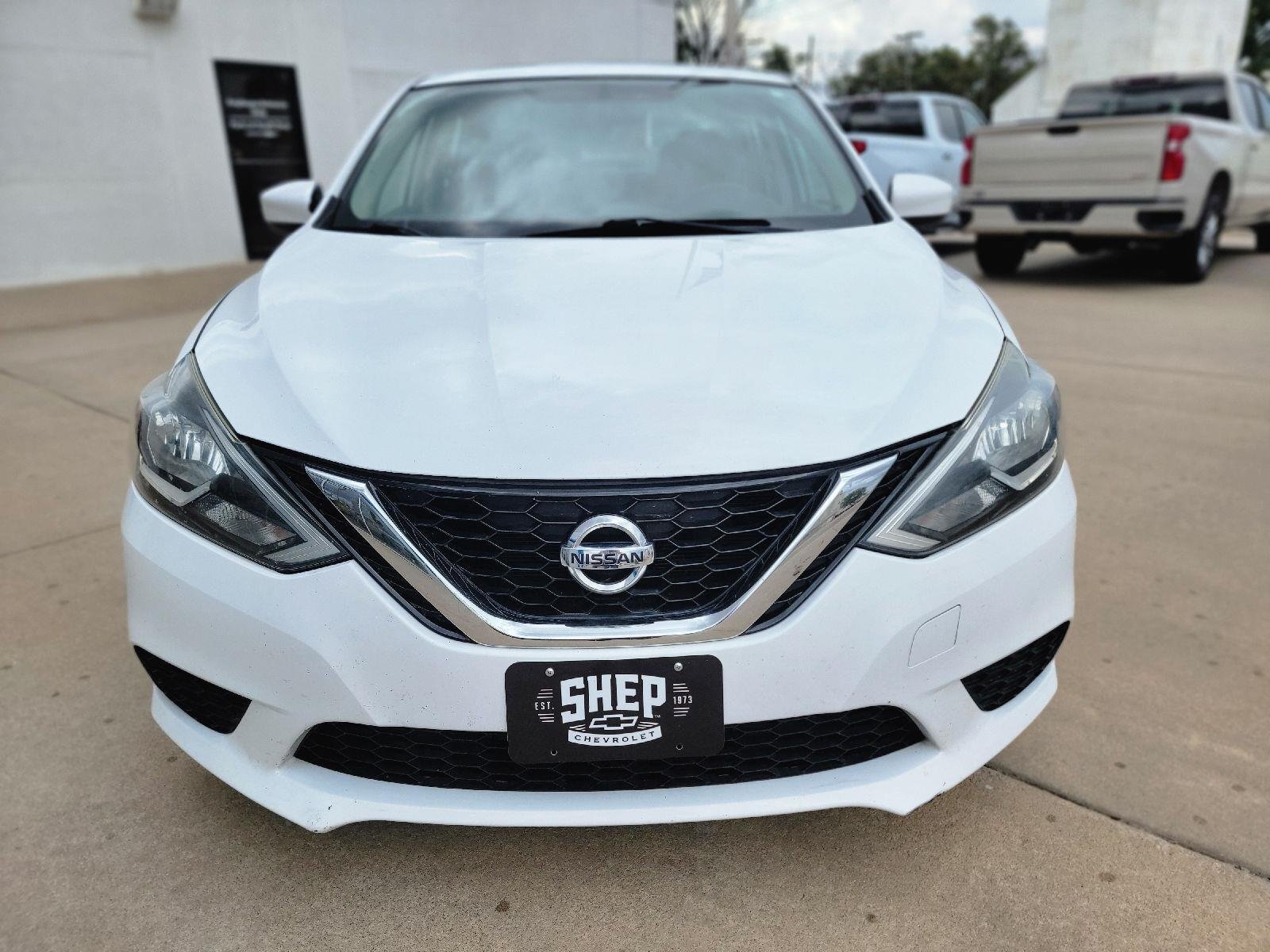 Used 2017 Aspen White Nissan SV image 2