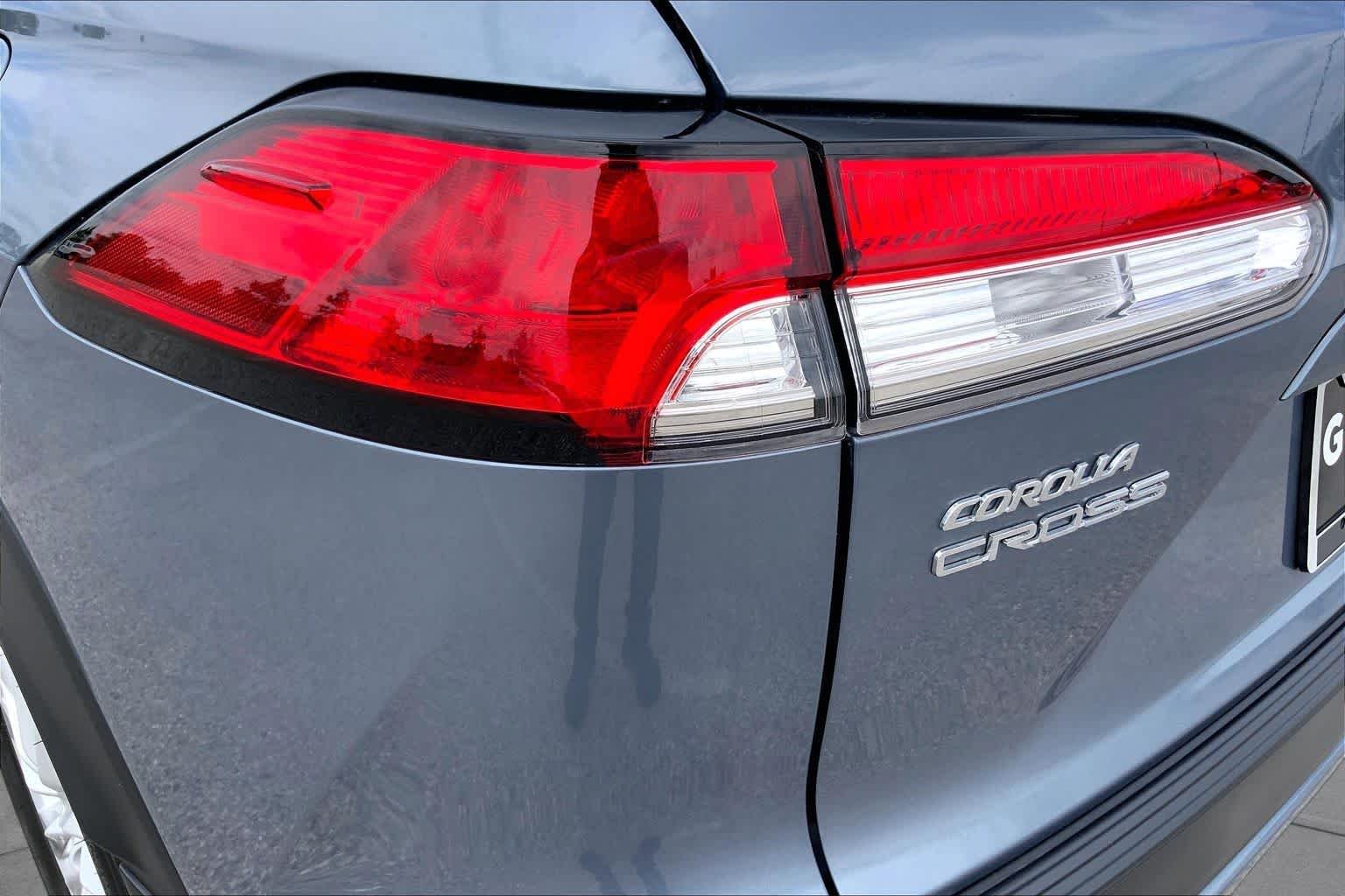 Used 2025 Celestite Toyota LE image 28