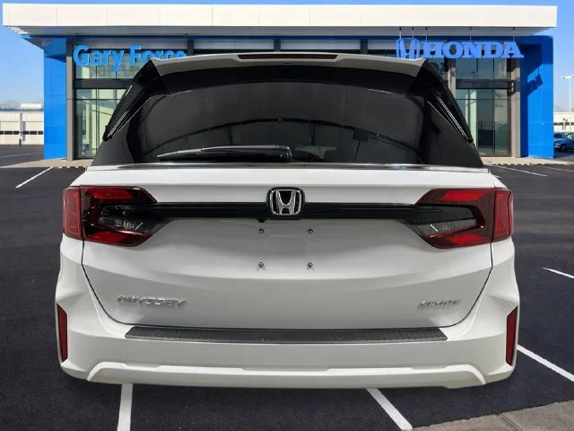 New 2027 Platinum White Pearl Honda Sport-L image 4