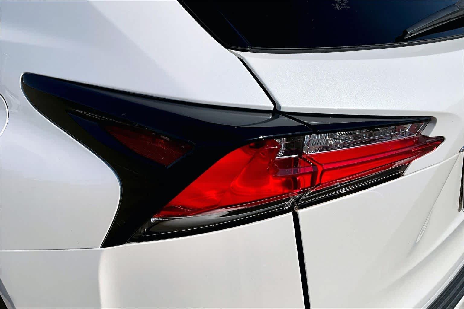 Used 2017 Eminent White Lexus  image 27