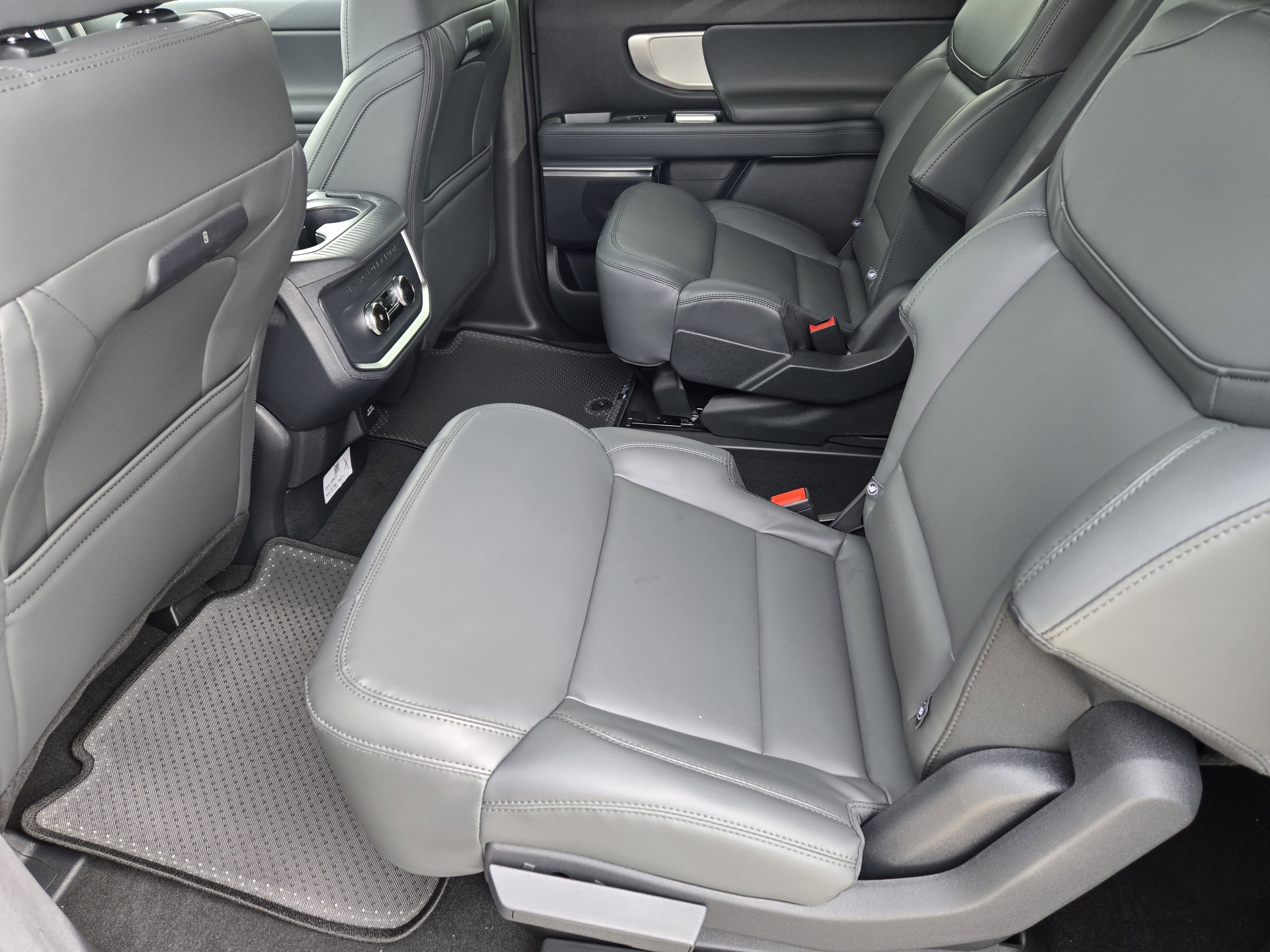New 2026 Agate Black Metallic Ford Active image 18