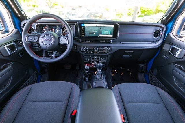 Used 2024 Blue Pearl Jeep Rubicon image 17