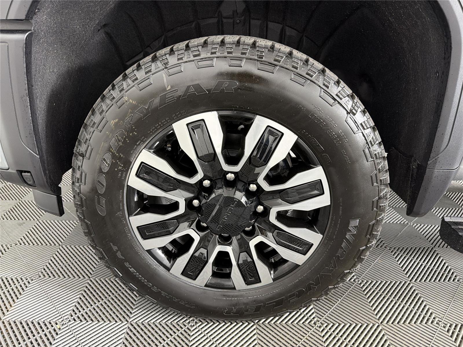 2026 GMC Sierra 2500HD Denali Ultimate - Photo 10