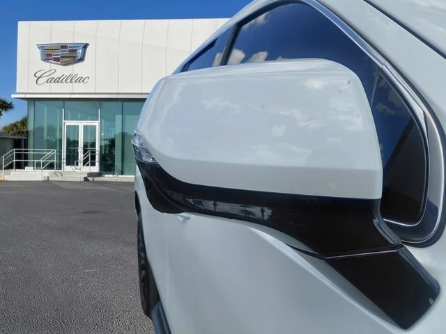 Used 2022 CRYSTAL WHITE TRICOAT Cadillac Luxury image 9