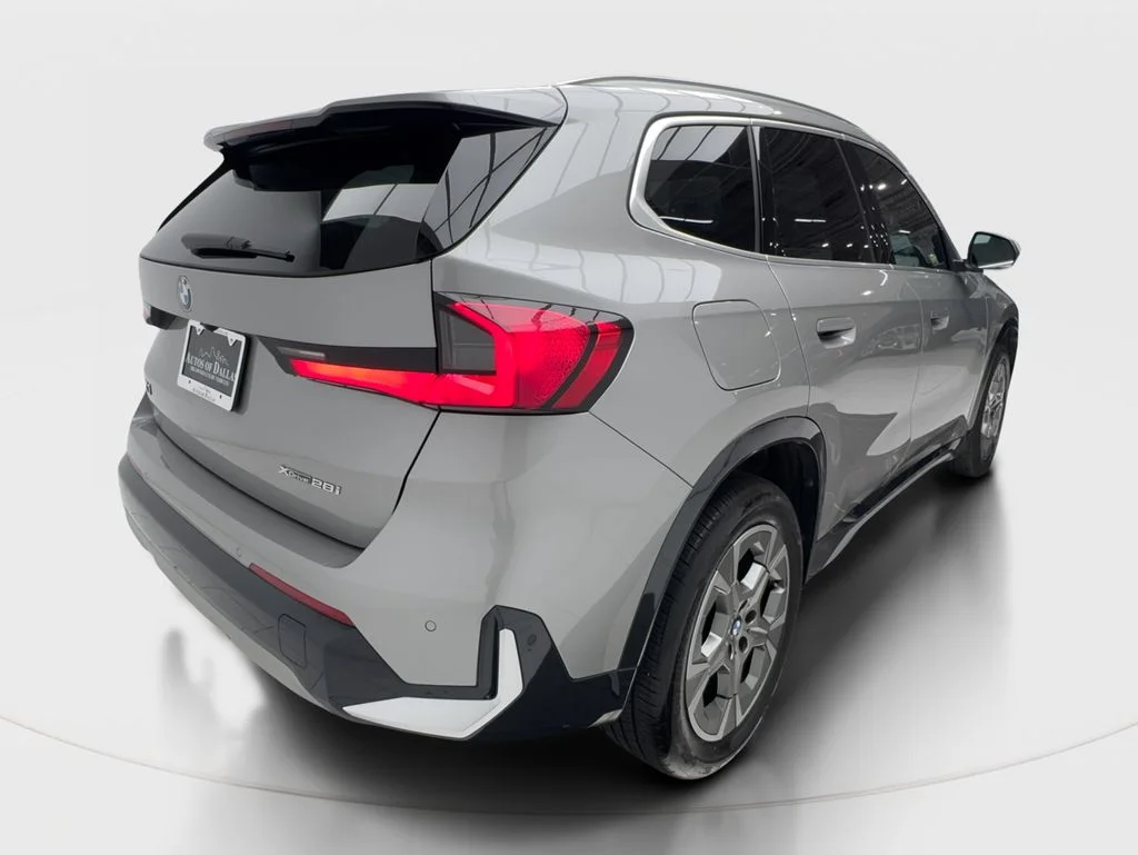 Used 2024 Silver BMW xDrive28i image 7