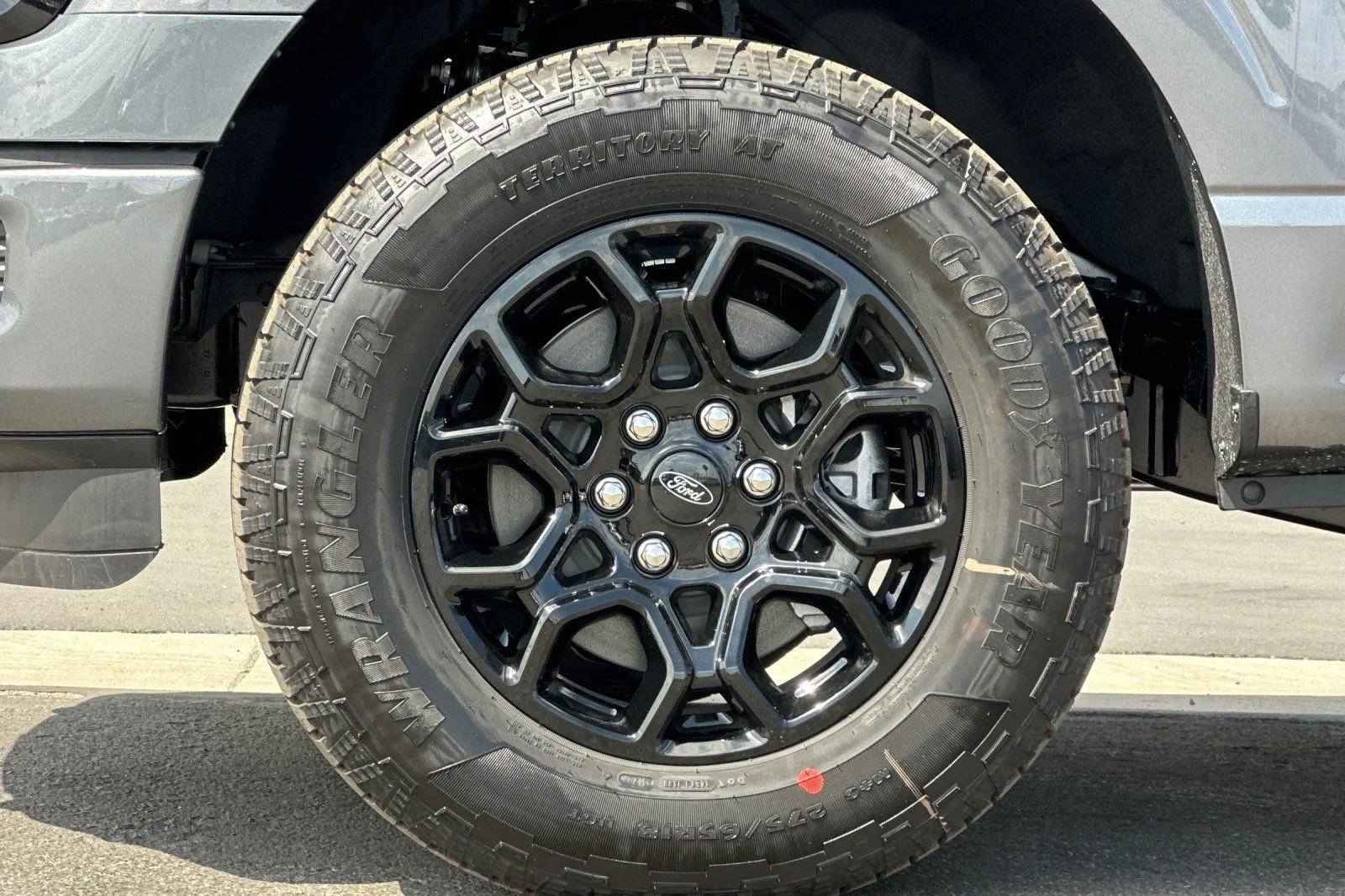 New 2026 Carbonized Gray Metallic Ford XLT image 24