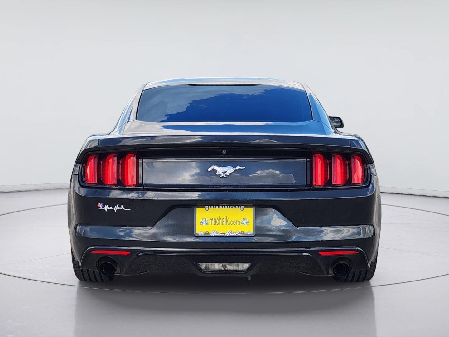 2017 Ford Mustang photo 6 of 33