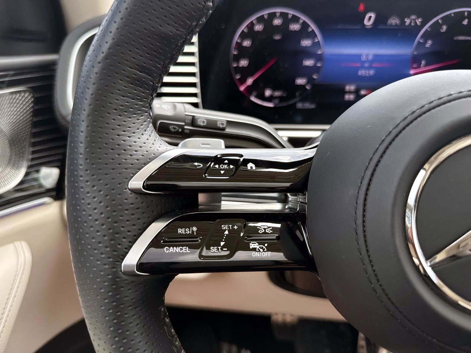 New 2026 Obsidian Black Metallic Mercedes-Benz 450 4MATIC® SUV image 33