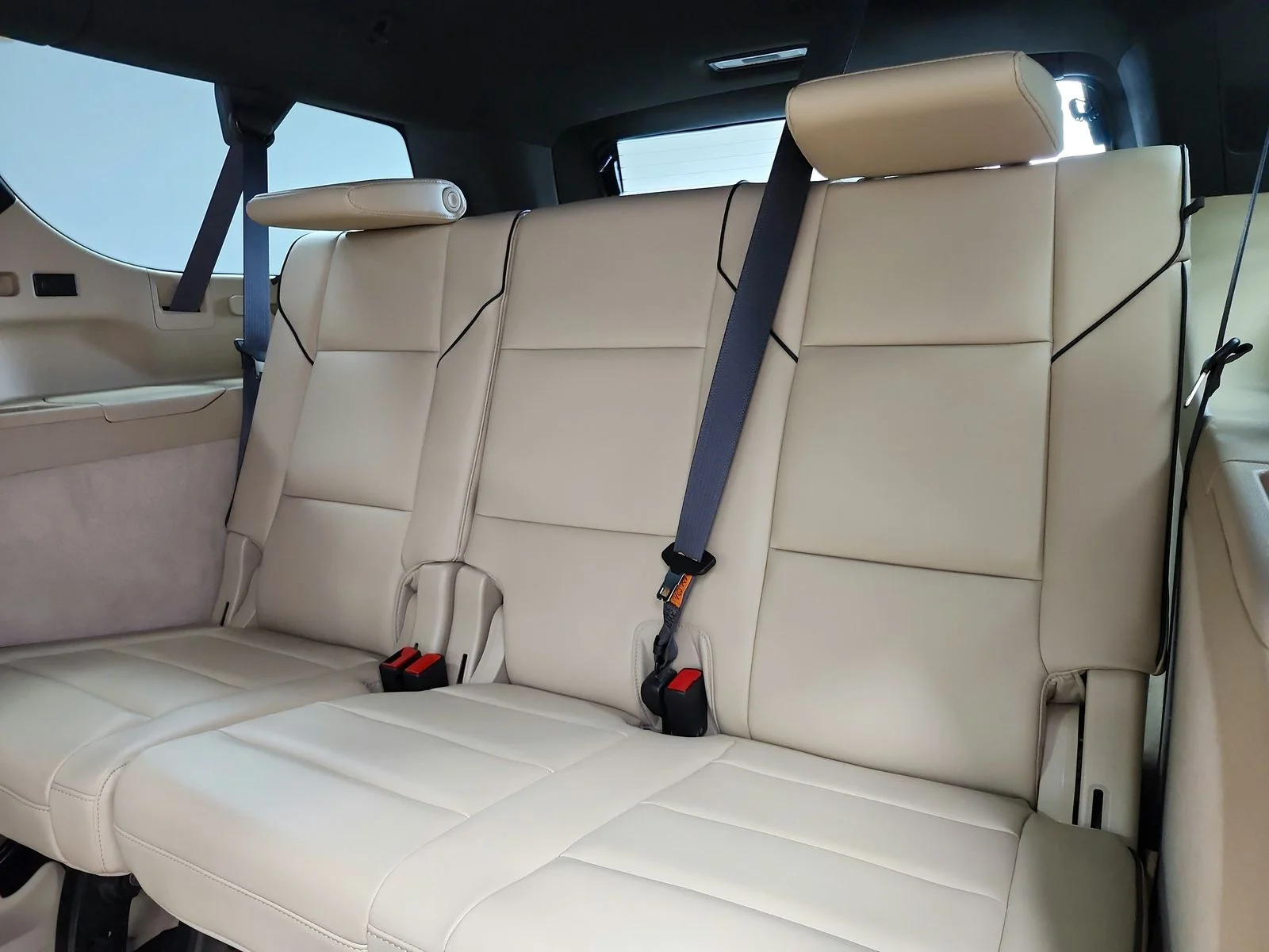 Used 2021 White Cadillac Premium image 12