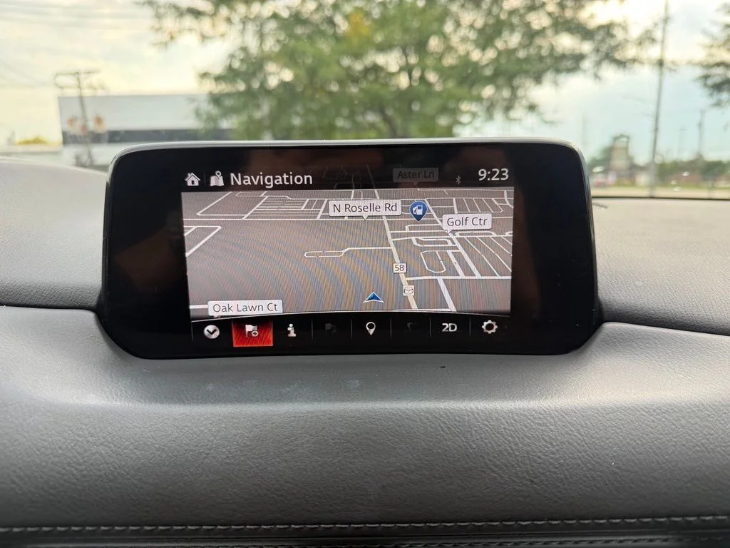 Used 2018 White Mazda Touring image 17