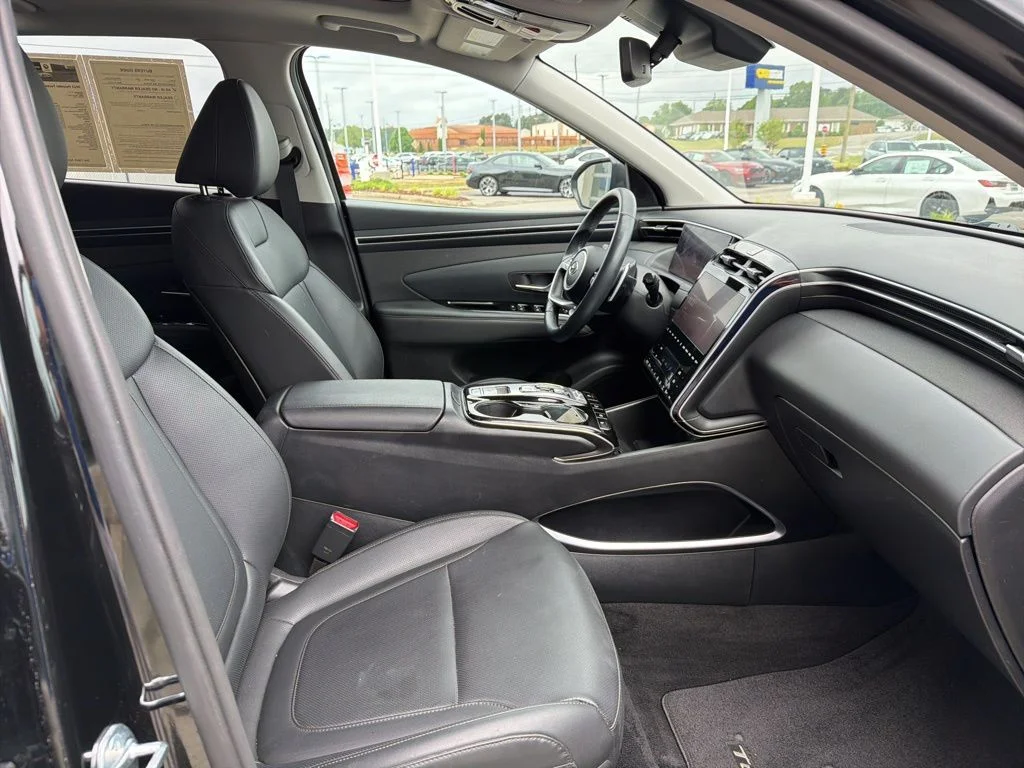 Used 2023 Black Hyundai SEL Convenience image 25