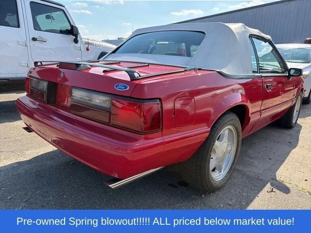 Used 1993 Red Ford LX image 13
