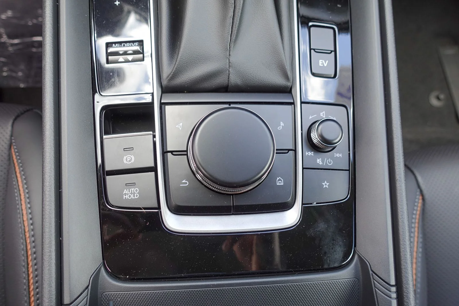New 2026 Polymetal Gray Metallic Mazda Premium image 24